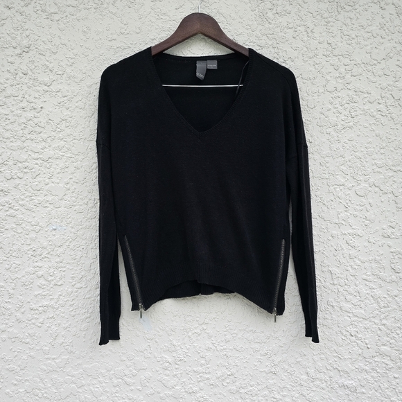 Quinn Tops - Black V-Neck Sweater with Zipper Accents